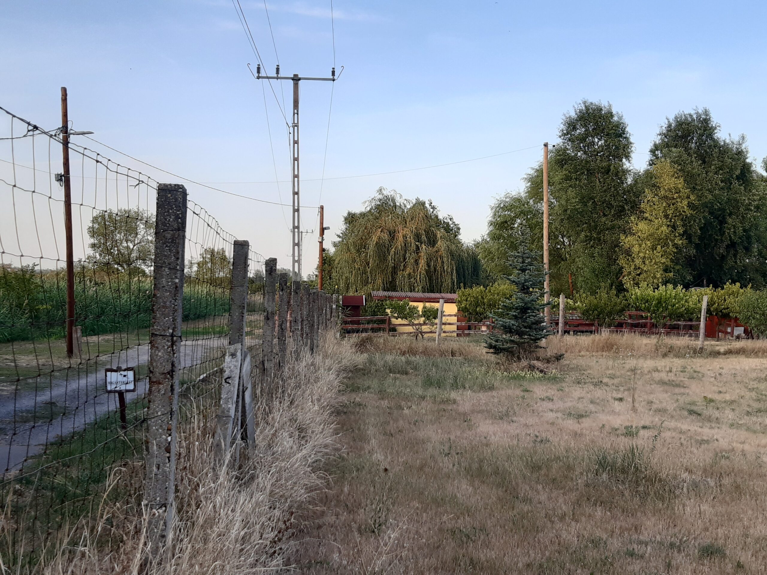 A telek utcafronti része