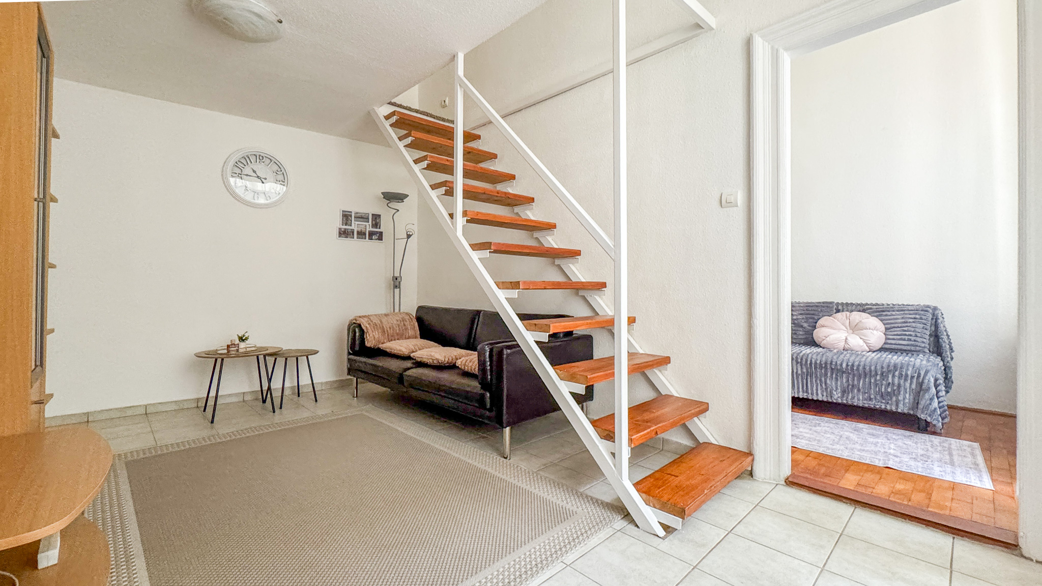 Flat with gallery for rent near Blaha, living room