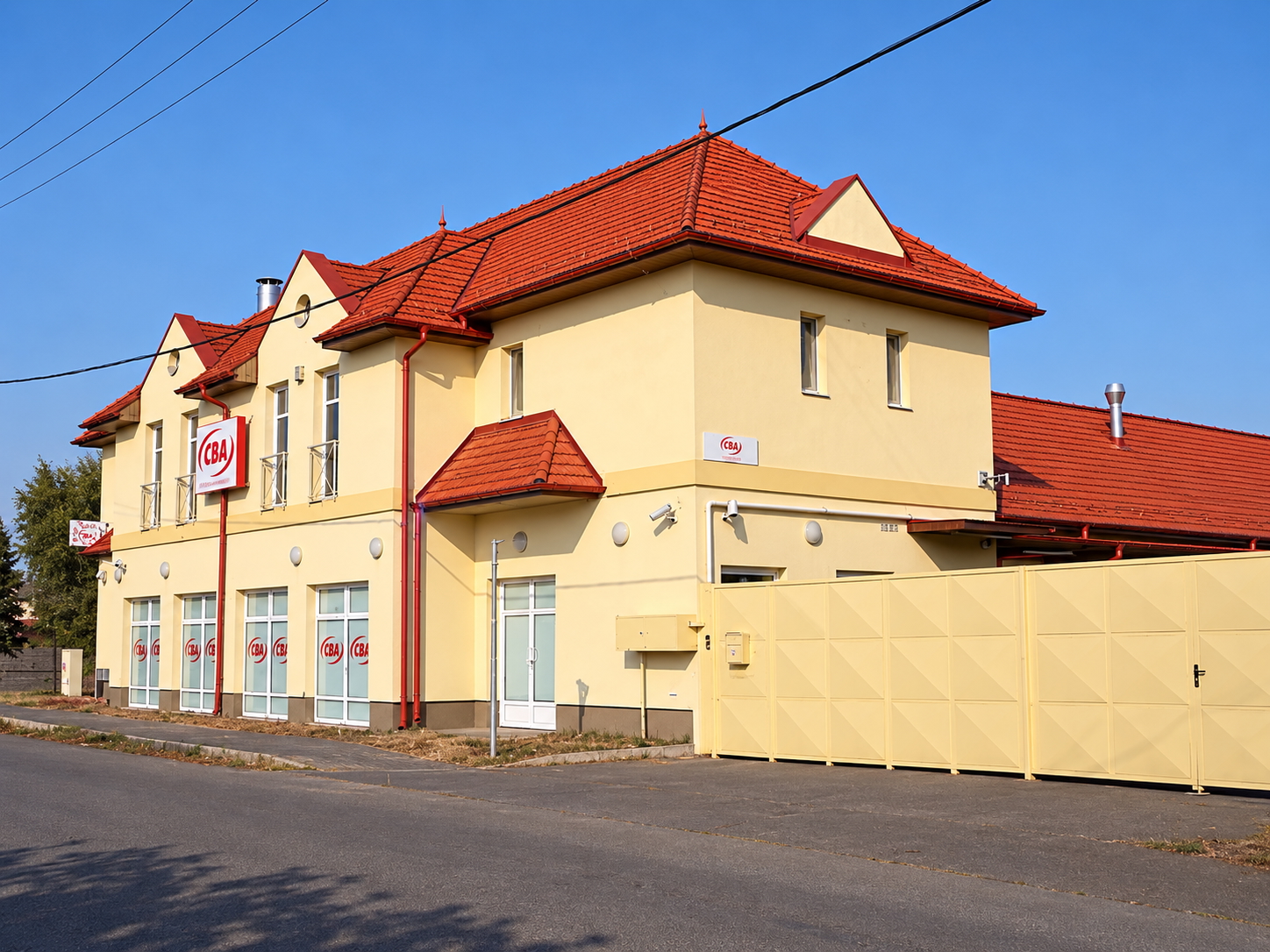 Street façade, corner plot