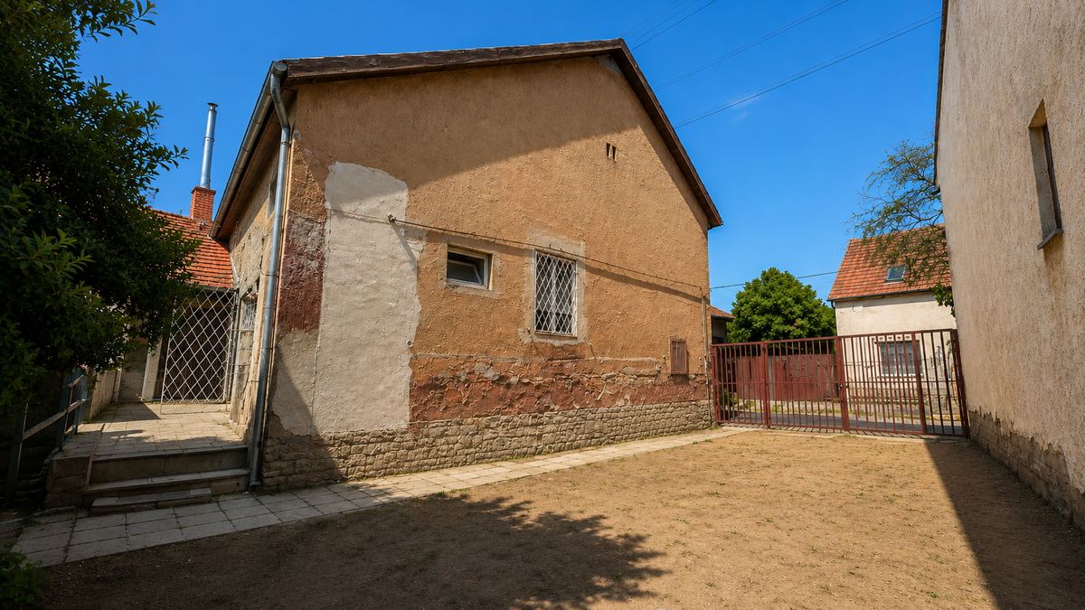 Exterior – façade