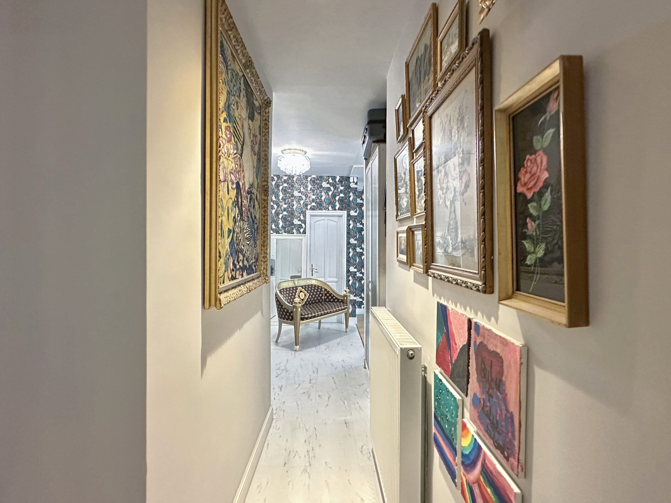 Entrance hall with built-in wardrobes