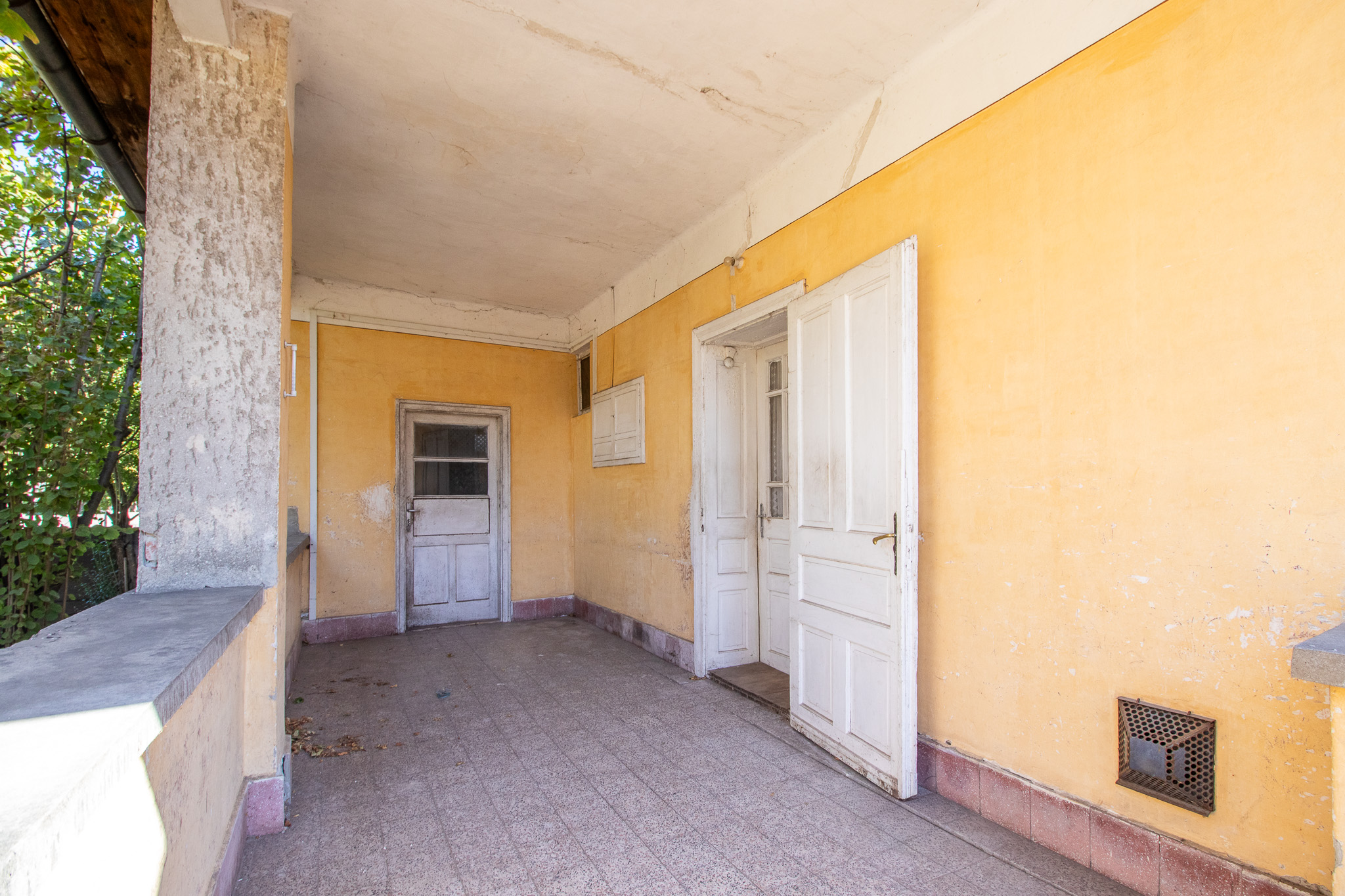 Covered porch