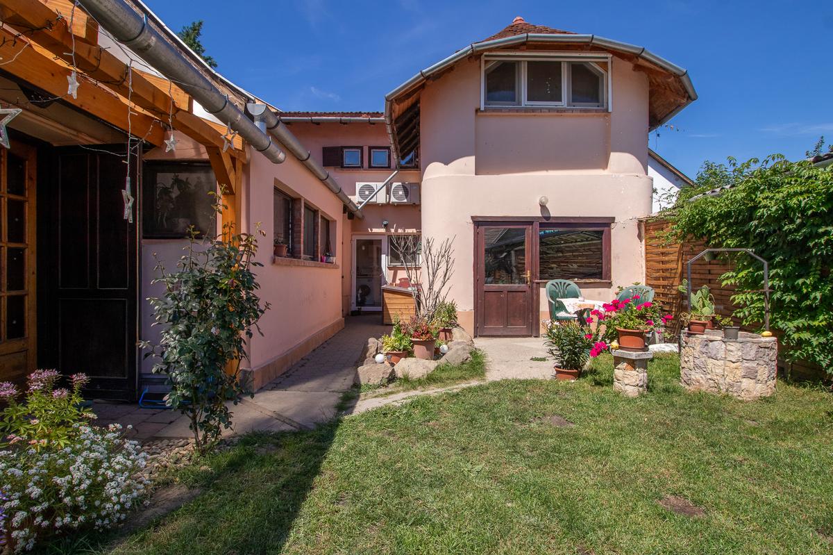 Exterior – garden